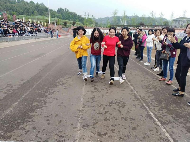集团公司与四川省贸易学?？? “校企联谊促交流 同心协力谋发展”校企联谊活动
