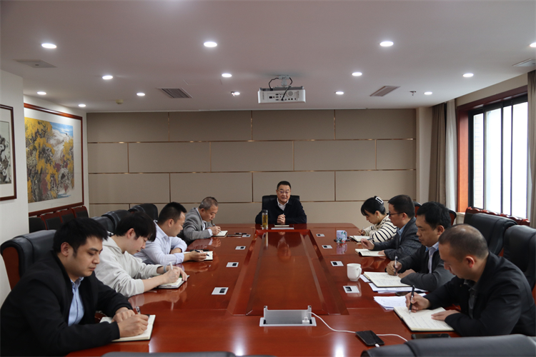 邓华主持召开集团冷链、外贸进出口业务专题会